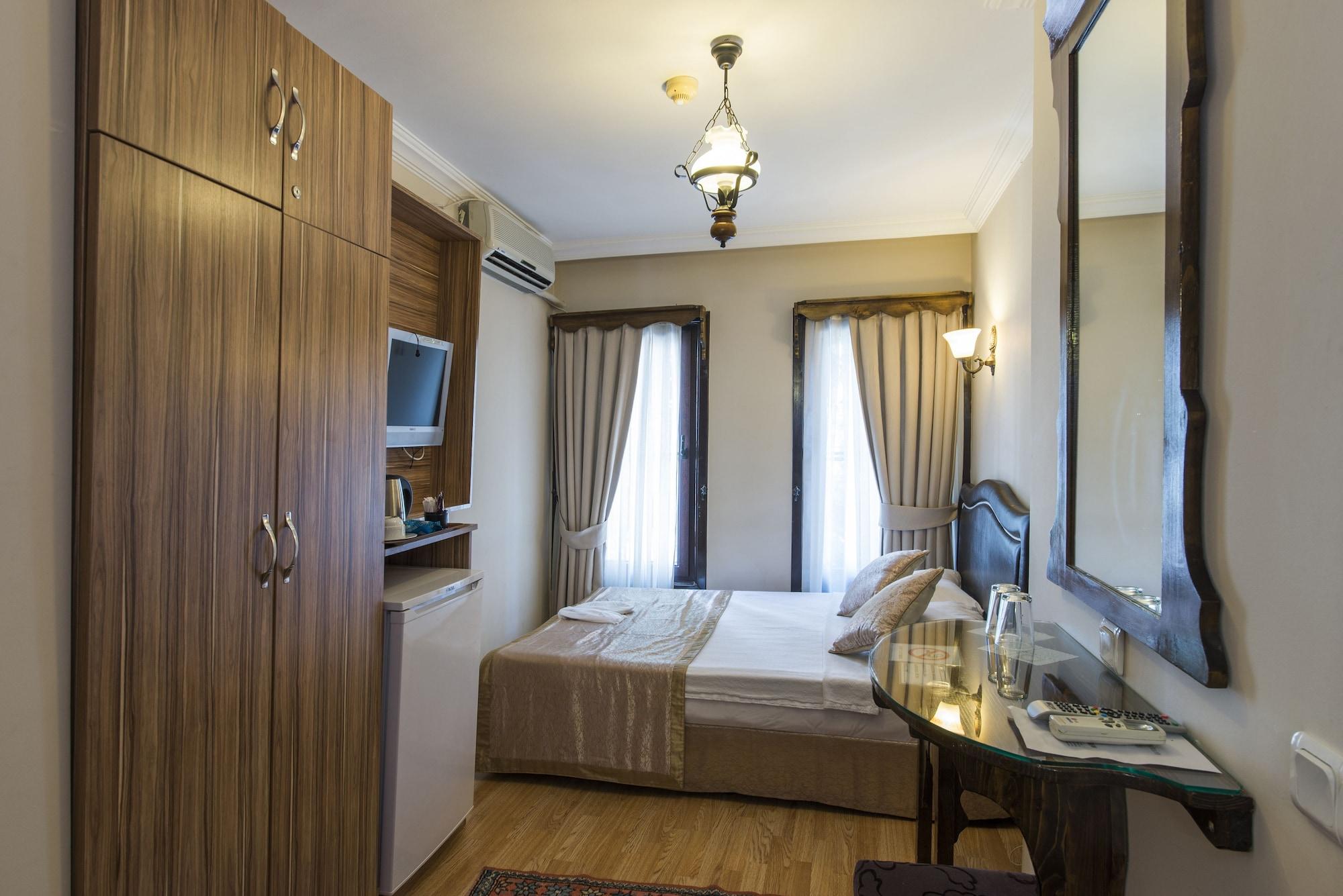 Naz Wooden House Inn Istambul Extérieur photo