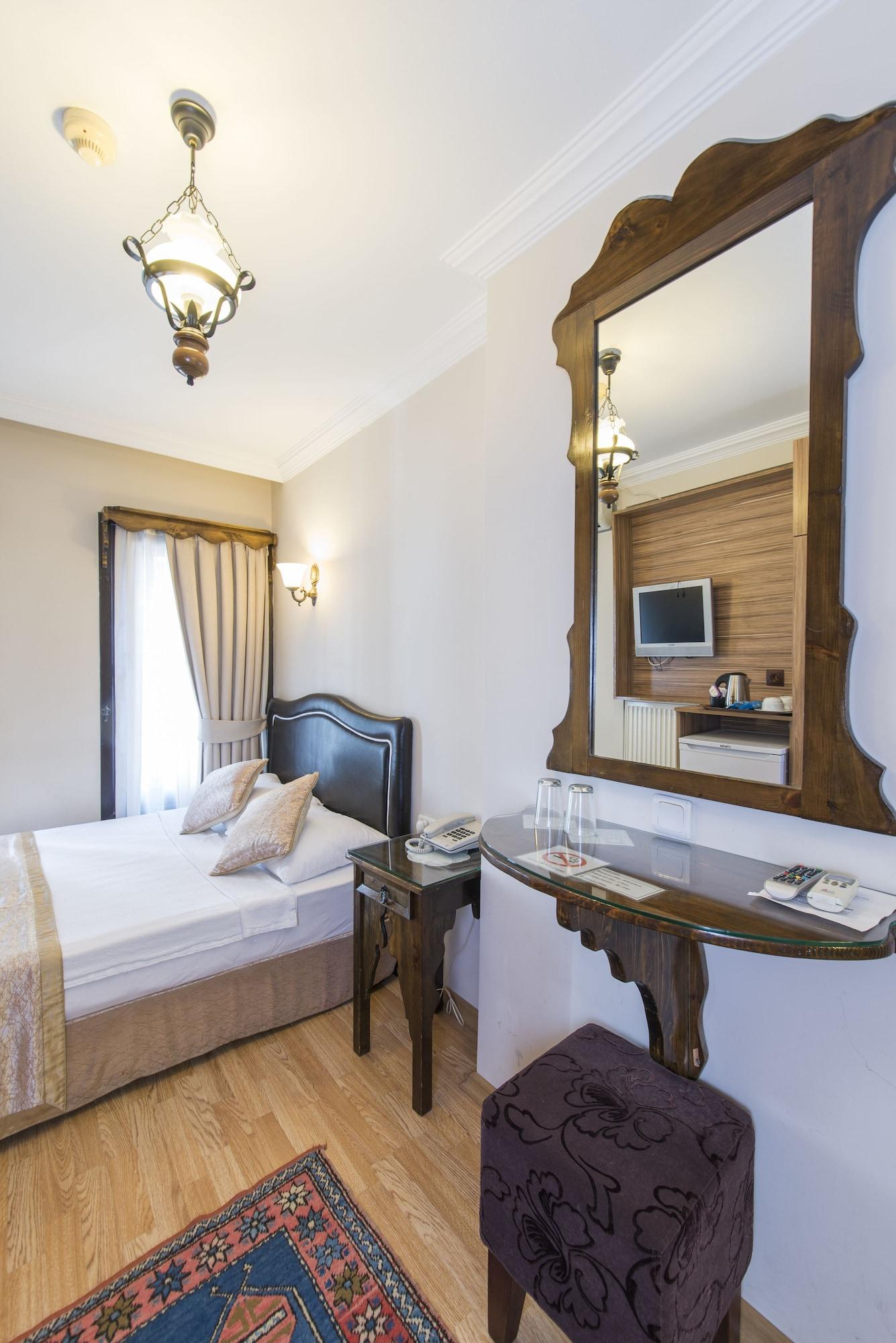 Naz Wooden House Inn Istambul Extérieur photo