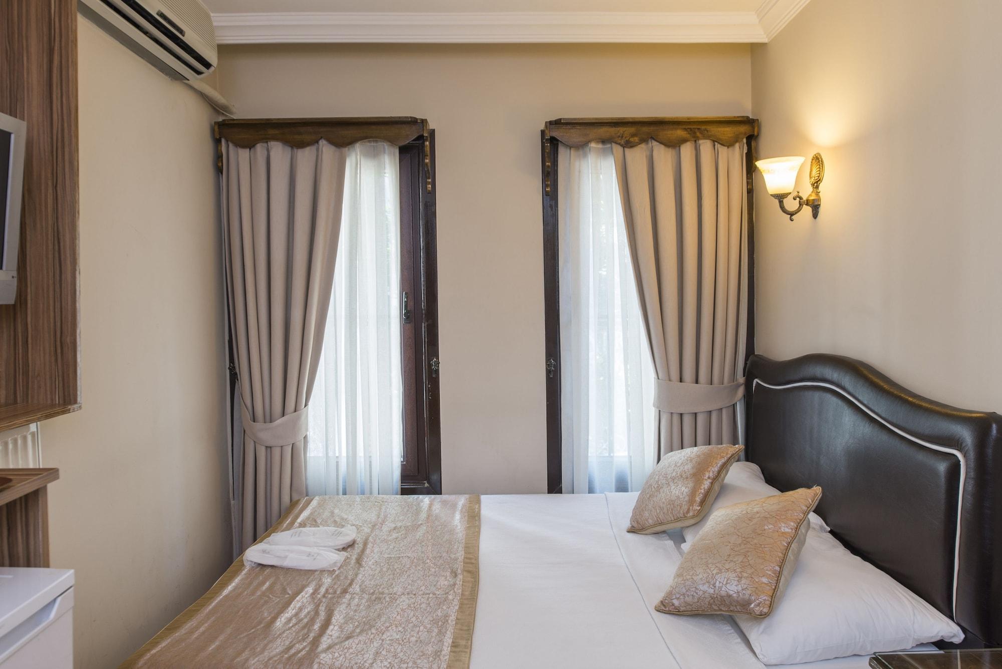 Naz Wooden House Inn Istambul Extérieur photo