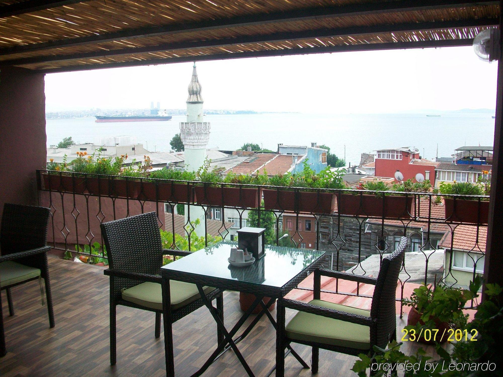 Naz Wooden House Inn Istambul Extérieur photo