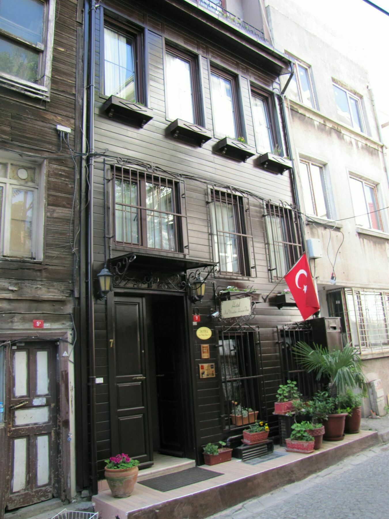 Naz Wooden House Inn Istambul Extérieur photo